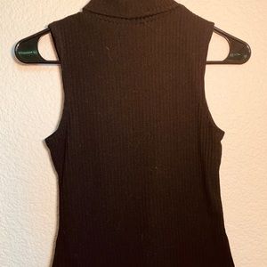 Turtle neck tank top